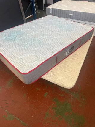 Base tapizada + Colchón Visco 135x180