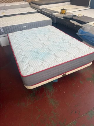 Base tapizada + Colchón Visco 135x180