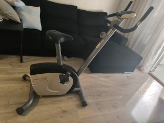 Bicicleta estática para ejercicio