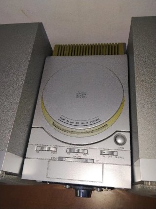 Radio CD y Sistema de Sonido Plata con Altavoces