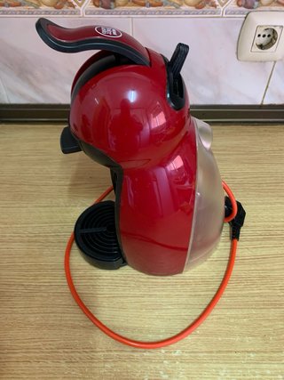 Cafetera Dolce Gusto Delonghi Roja