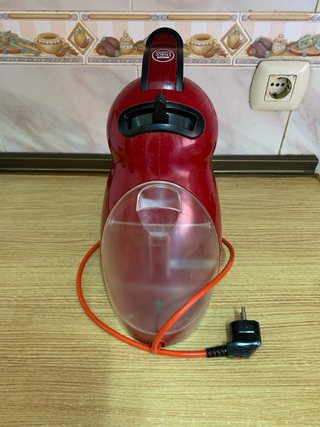 Cafetera Dolce Gusto Delonghi Roja