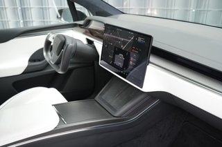 Tesla Model X 2022