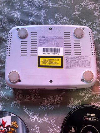 Consola Sony PS One con 7 juegos