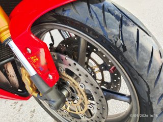Triumph Daytona 675 Sportbike Roja