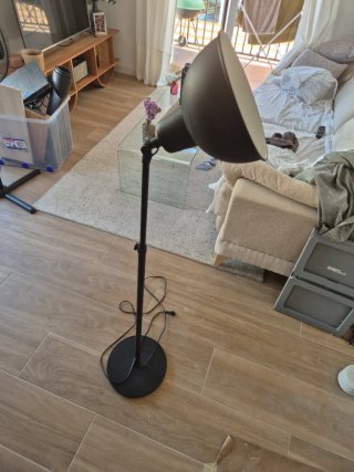 Lámpara de pie Ikea negra metal