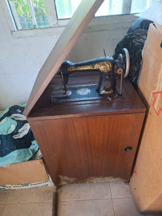 Máquina de coser Singer antigua