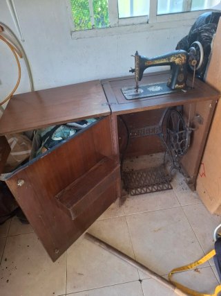 Máquina de coser Singer antigua
