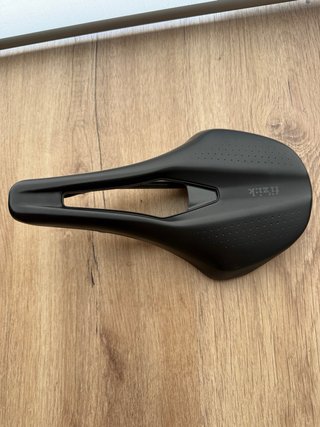 Sillín Fizik Argo Tempo R1 Negro