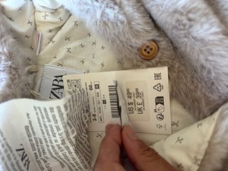 Buzo de pelo para bebé de Zara sin estrenar