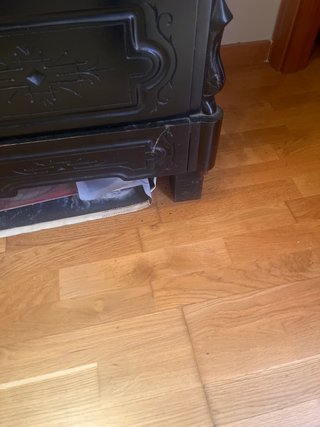 Cajonera antigua de madera y mármol