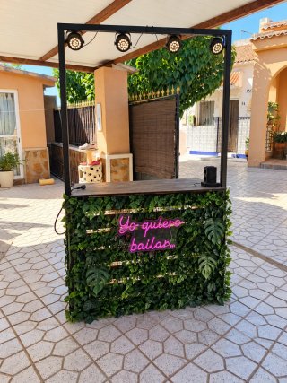 Cabina DJ Madera con Luces y Decoración