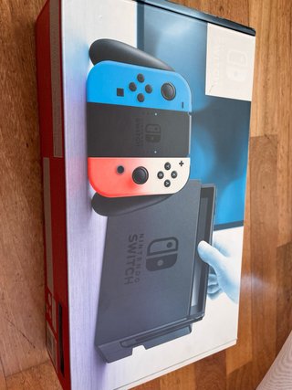 Consola Nintendo Switch Original + 3 Joy-Cons y Ju
