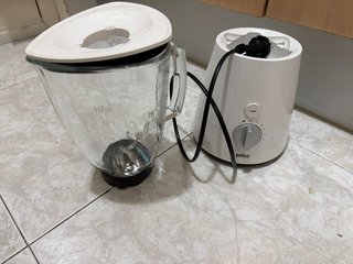 Licuadora Braun Blanca, 5 velocidades mas el turbo