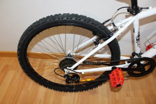 Bicicleta niño 24 pulgadas. Como NUEVA.