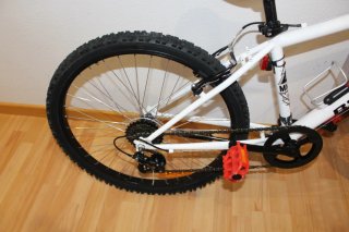 Bicicleta niño 24 pulgadas. Como NUEVA.