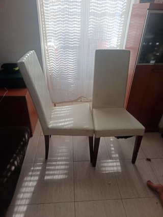 Juego de 2 sillas blancas de piel