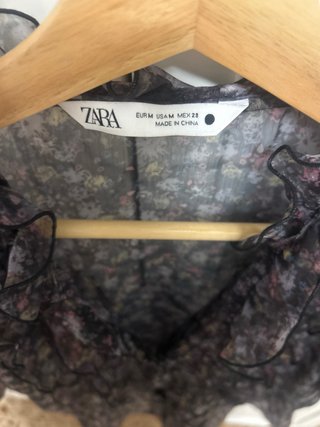 Blusa Zara Transparente Flores Manga Corta