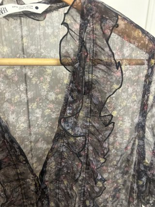 Blusa Zara Transparente Flores Manga Corta
