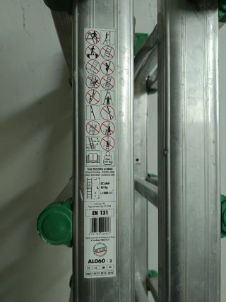 Escalera aluminio plegable gran altura