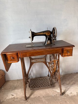 Máquina de coser Singer antigua