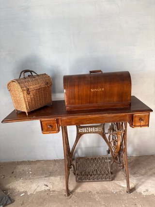 Máquina de coser Singer antigua
