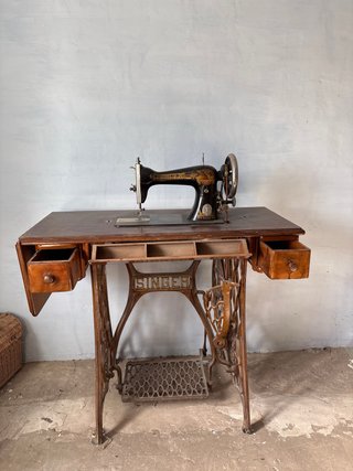 Máquina de coser Singer antigua