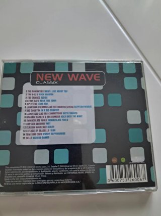 CD New Wave Classix de M80 Radio