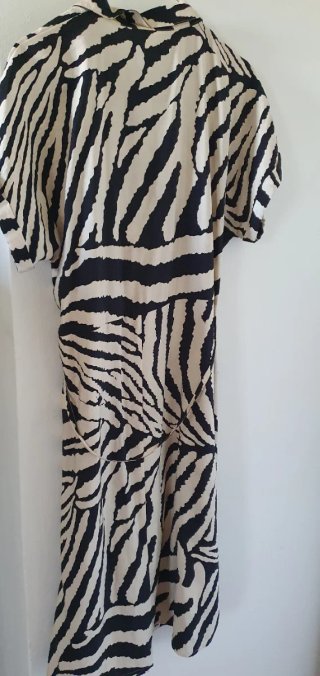 Vestido JDY cebra beige y negro talla L