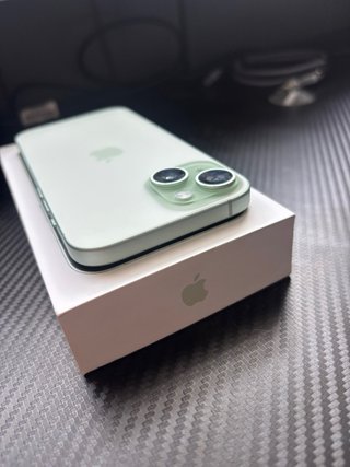 iPhone 15 Verde