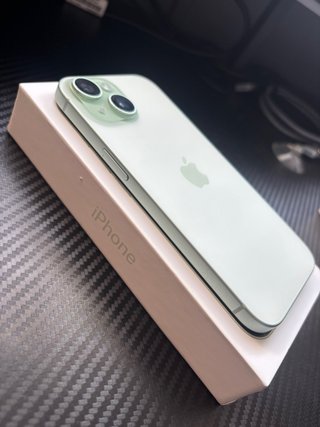 iPhone 15 Verde