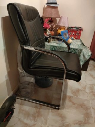 Sillón de oficina polipiel negro