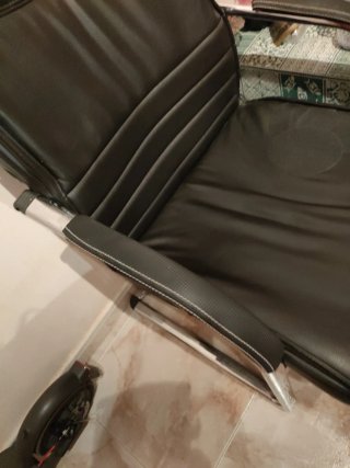 Sillón de oficina polipiel negro
