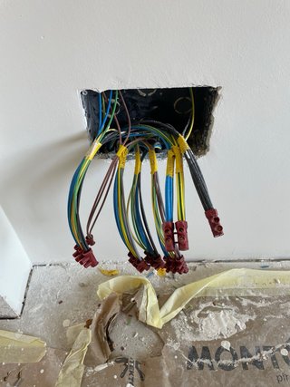 Electricista / Averías, instalaciones y reformas