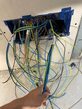 Electricista / Averías, instalaciones y reformas