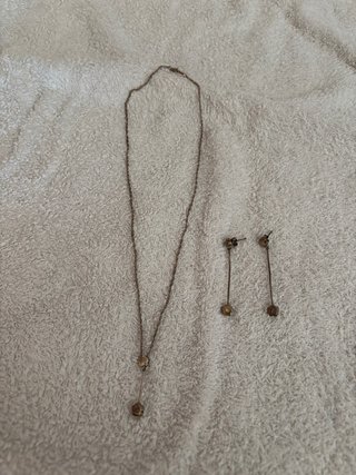 Juegos de collares y pendientes.Precio por juego