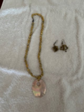 Juegos de collares y pendientes.Precio por juego
