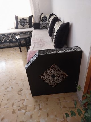 Sofá Árabe Negro y Dorado
