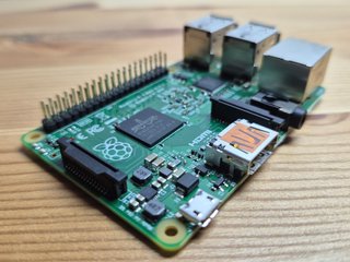Raspberry Pi 2 Model B con carcasa