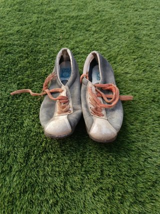 Botas de fútbol antiguas Yate