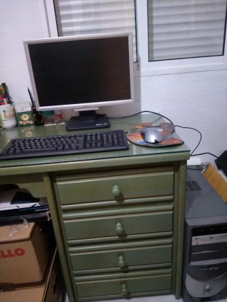 Computer desktop grigio completo