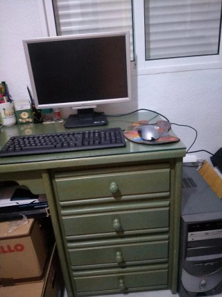 Computer desktop grigio completo