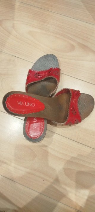 Zapatos de tacón rojos charol 38