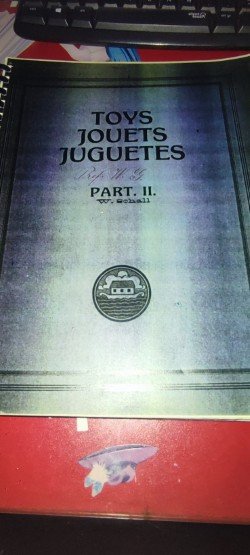 6 cataloghi di giocattoli e bambole antiche