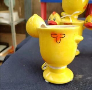 Portauovo Papera in Ceramica Gialla