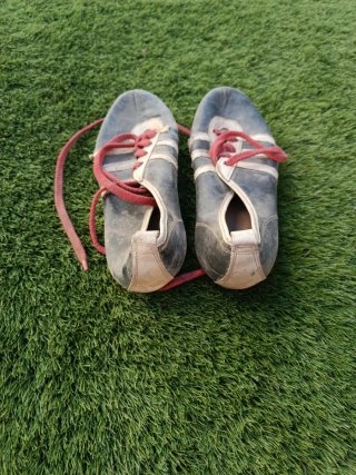 Botas de fútbol Adidas antiguas