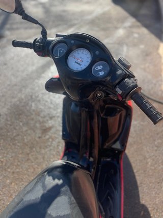 Honda X8RS Roja Scooter