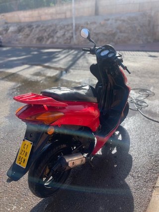 Honda X8RS Roja Scooter