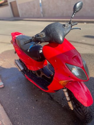 Honda X8RS Roja Scooter