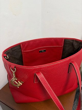 Bolso Carolina Herrera Rojo con Charm Dorado